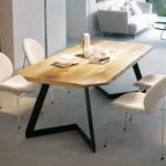 Stół dębowy na metalowych nogach