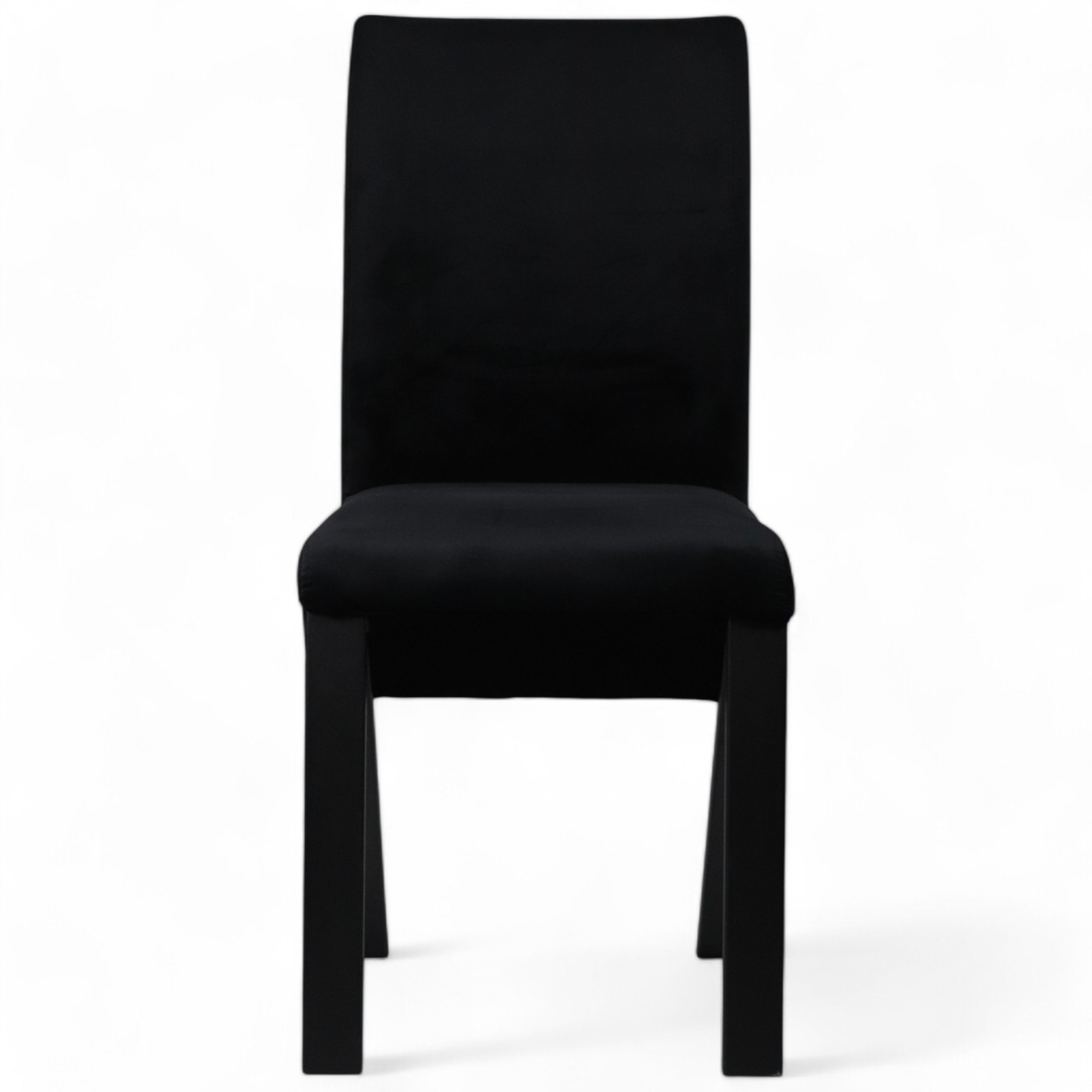 Krzesło tapicerowane w czarnej tkaninie na metalowych nogach