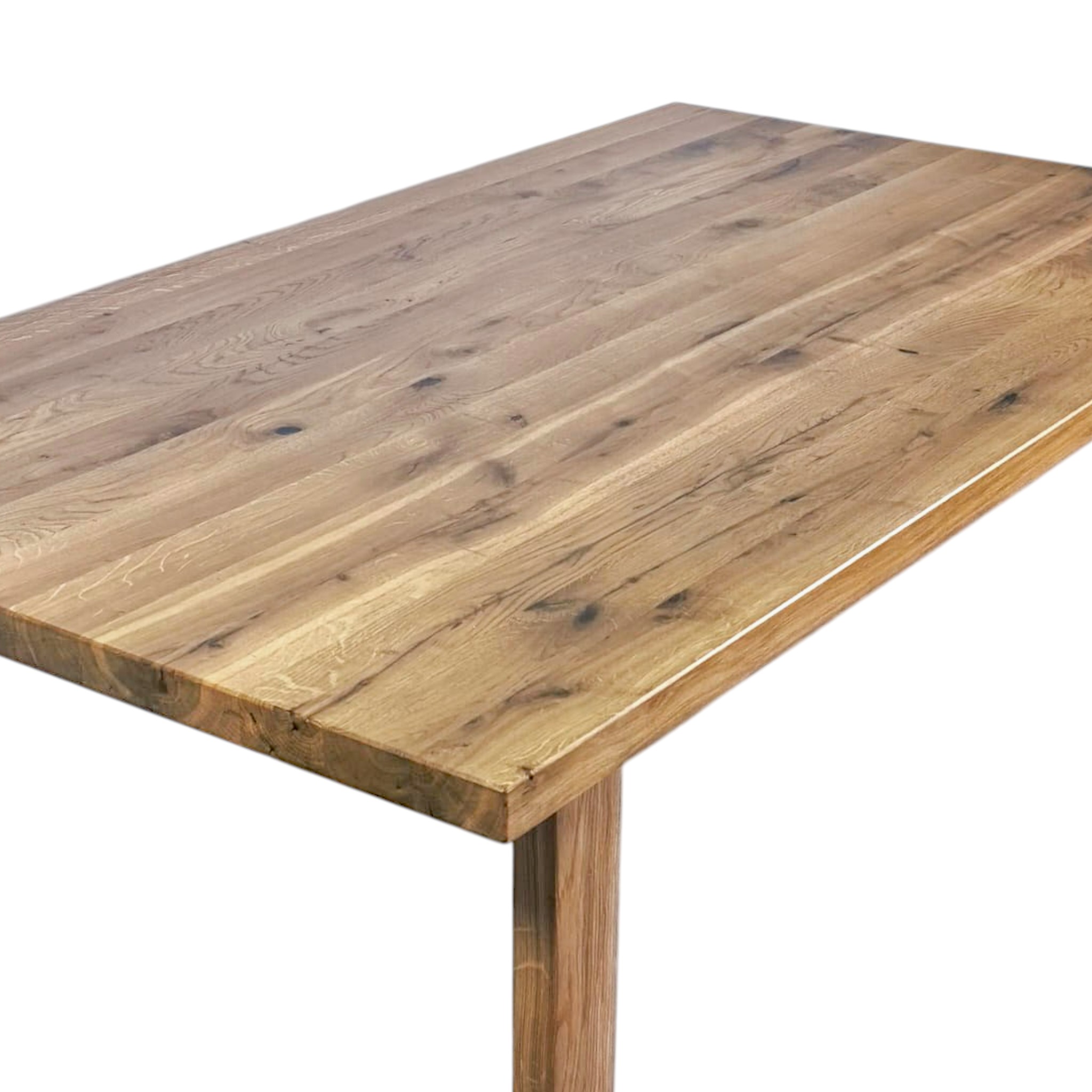 Stół dębowy na drewnianych nogach